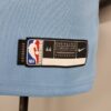 camiseta lakers celeste etiqueta