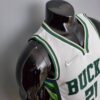 camiseta blanca Bucks diseño lateral 1