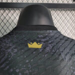 camiseta brasil 2024 negra cuello anteriore