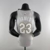 camiseta-cleveland-gris-dorsal-james-23