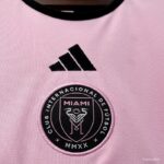 camiseta inter miami 2024 escudo y logo