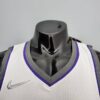camiseta kings blanca cuello en V y logo nike