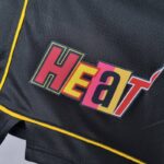 pantalon corto miami negra heat