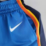 pantalon corto oklahoma city azul cintura azul y logo nike con bordes en linea