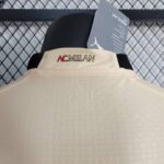 camiseta del ac milan 2024 letra cuello trasero