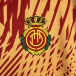 camiseta mallorca 2024 escudo