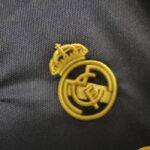 camiseta real madrid negra mujer escudo