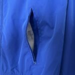 chaqueta reversible chelsea diseño lateral bajo y bolsillo