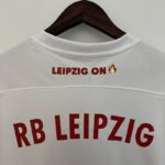 camiseta leipzig 2024 cuello anterior