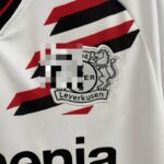 camiseta leverkusen 2024 escudo