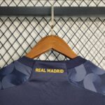 real madrid manga larga cuello anterior