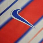 camiseta atletico de madrid 2025 logo