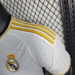 camiseta real madrid mbappe hombro