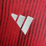 camiseta roma 2025 logo