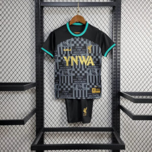 kit liverpool negra