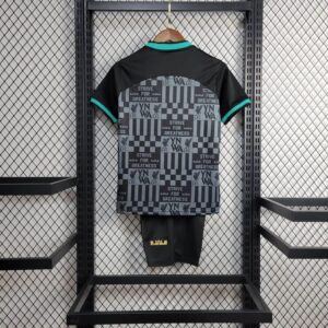 kit liverpool negra espalda