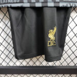kit liverpool negra pantalon corto