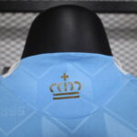 segunda camiseta belgica corona en el cuello trasero