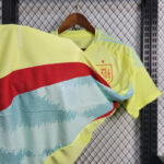 segunda camiseta españa euro 2024 lateral