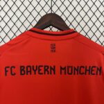 camiseta bayern munich 2025 cuello anterior