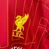 camiseta liverpool 2025 escudo