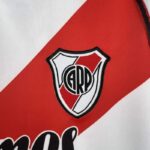 camiseta river plate 2001 escudo