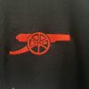 Arsenal segunda equipación escudo 2024