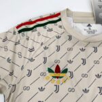 Camiseta Juventus version Fan 2da equipacion gucci escudo