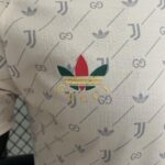 Camiseta Juventus version Player 2da equipacion gucci etiqueta