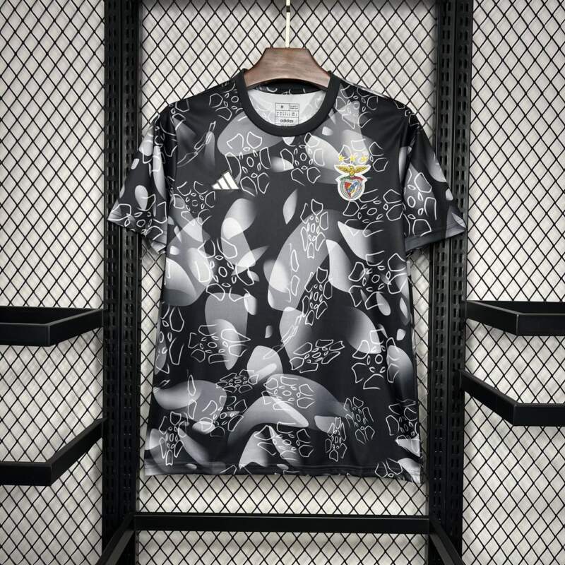 Camiseta-de-entrenamiento-previa-al-partido-Benfica-2024-2025 Camiseta-de-entrenamiento-previa-al-partido-Benfica-2024-2025