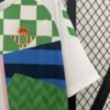 Camiseta-edicion-especial-Real-Betis-2024-2025-puño-izquierdo