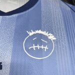 Camiseta-especial-travis-scott-Tottenham-Hotspur-2024-2025-logo-scott