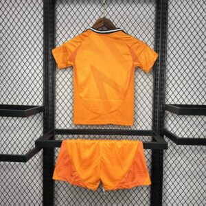 Camiseta-segunda-equipacion-Real-Madrid-niños-2024-2025-conjunto trasero