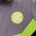 Cortaviento Bayern Munich 2024 2025 escudo