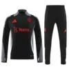 Alternative view of Chándal Negro y Gris del Manchester United para la temporada 2024/2025