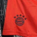 Pantalon corto bayern munich escudo 2024