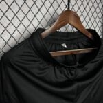 Pantalon-corto-primera-equipacion-Bayer-Leverkusen-2024-2025-pretina