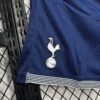 Pantalon-corto-tottenham-azul-2024-2025-escudo