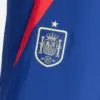 chandal-espana-2024-25-color-rojo-azul-cuello-escudo