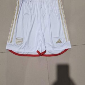 pantalon corto color blanco arsenal .