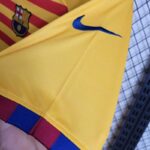 Camiseta-barcelona-cuarta-equipacion-2023-2024-puño-izquierdo