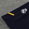 Camiseta-de-entrenamiento-Real-Madrid-2024-2025-escudo