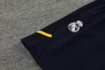 Camiseta-de-entrenamiento-Real-Madrid-2024-2025-escudo