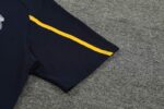 Camiseta-de-entrenamiento-Real-Madrid-2024-2025-puño-izquierdo