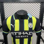 Camiseta-manchester-city-version-jugador-segunda-equipacion-2024-2025-pecho