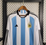 Camiseta-primera-equipacion-argentina-3-estrellas-2023-pecho