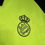 Camiseta-real-betis-segunda-equipacion-2024-2025-escudo