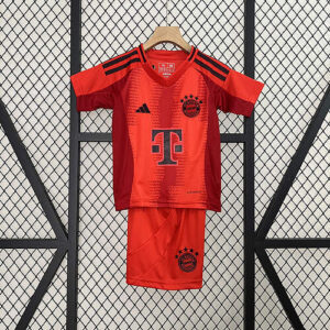 Conjunto-niño-bayern-munich-primera-equipacion-2024-2025