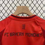 Conjunto-niño-bayern-munich-primera-equipacion-2024-2025-espalda