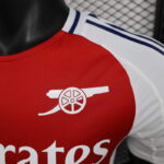 camiseta-arsenal-primera-equipacion-version-jugador-escudo